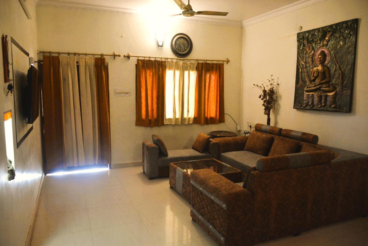 Malaiya Homestay - Grandeur Living Experience Джабалпур Экстерьер фото